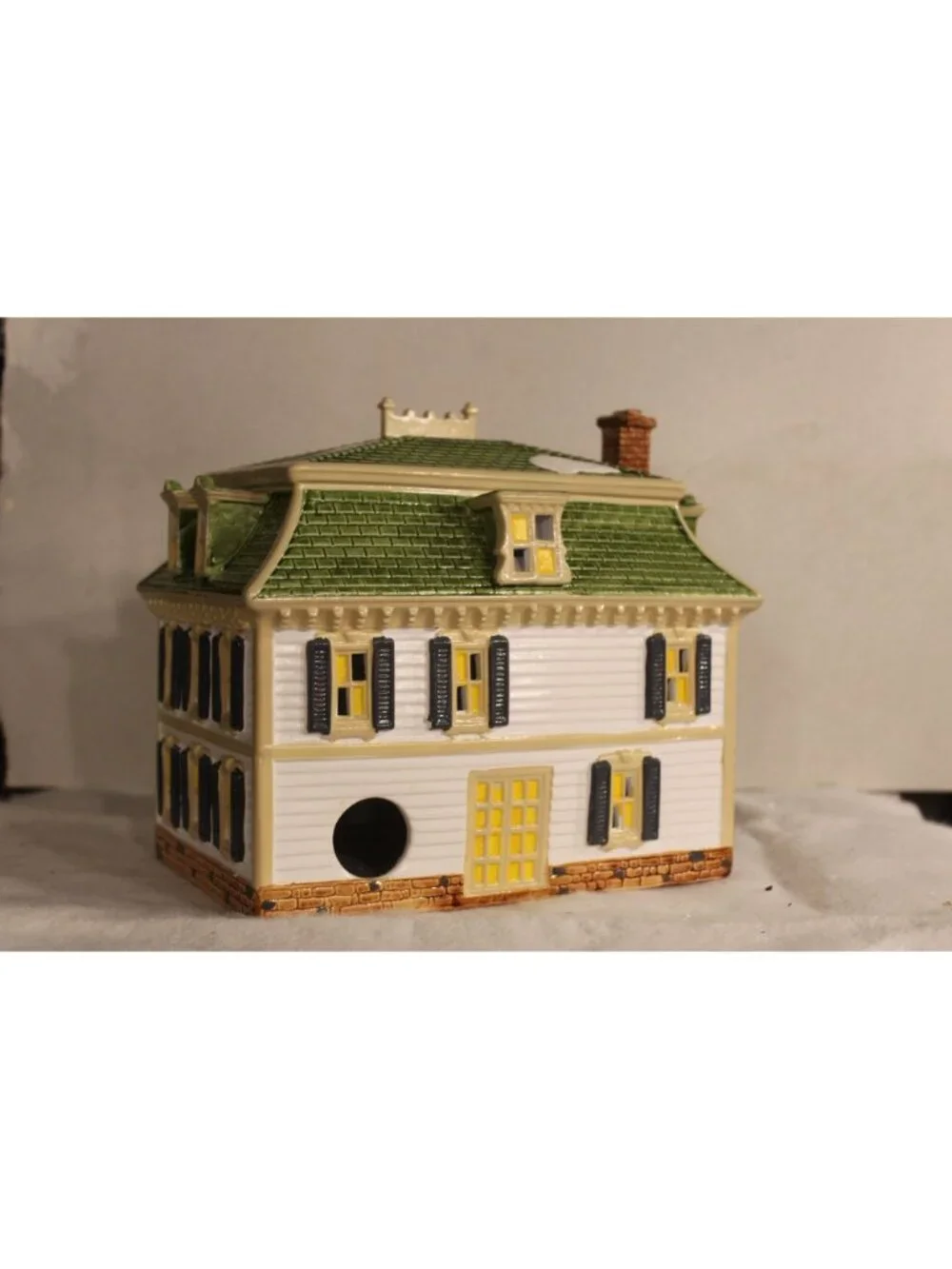 Dept 56 Snow Village - Maple Ridge Inn - Picture 3 of 5